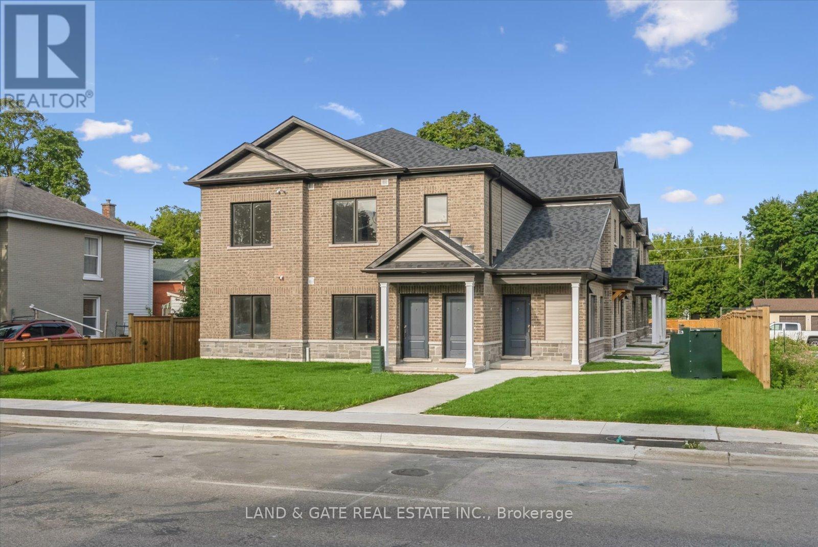 8 - 223 Albert Street, Oshawa, Ontario  L1H 4R6 - Photo 2 - E12443442