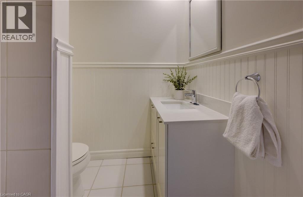 131 Belmont Avenue, Waterloo, Ontario  N2L 2A8 - Photo 25 - 40775666