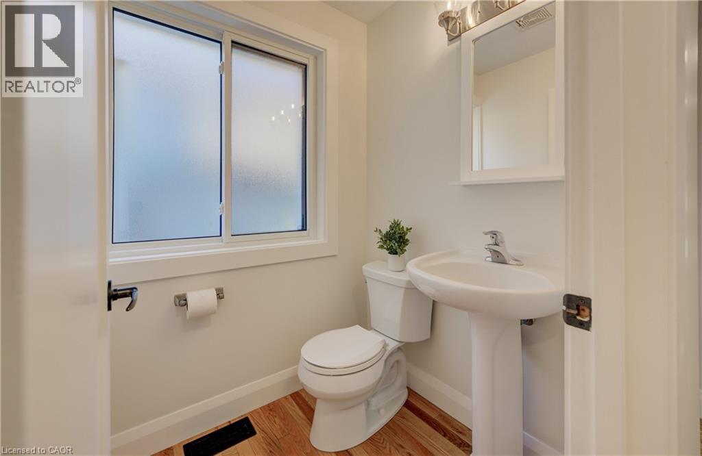 131 Belmont Avenue, Waterloo, Ontario  N2L 2A8 - Photo 17 - 40775666