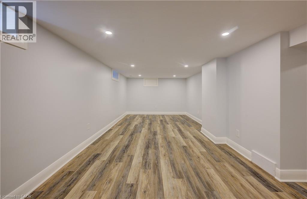 131 Belmont Avenue, Waterloo, Ontario  N2L 2A8 - Photo 35 - 40775666