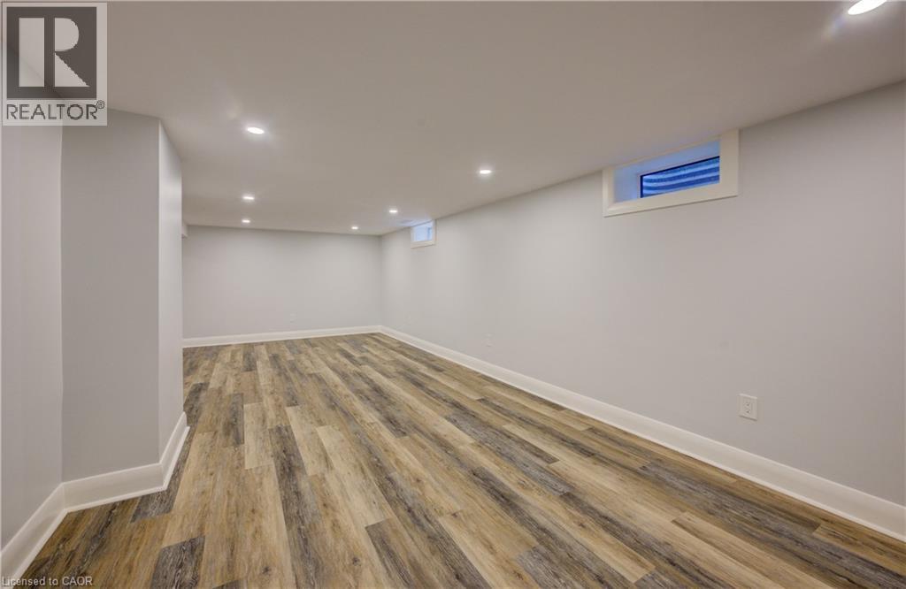 131 Belmont Avenue, Waterloo, Ontario  N2L 2A8 - Photo 36 - 40775666