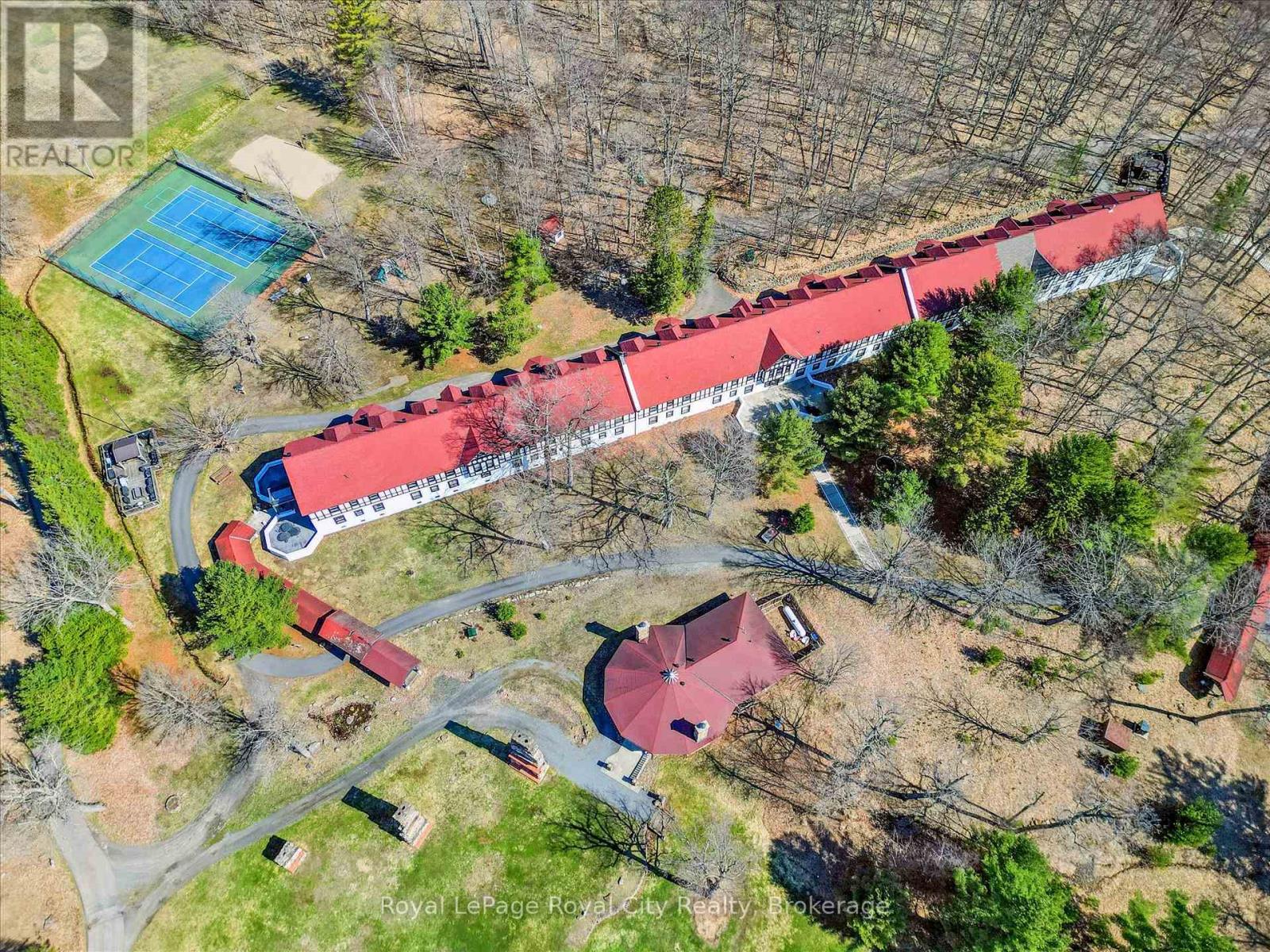202 & 206 - 12 Bigwin Island, Lake Of Bays, Ontario  P0B 1A0 - Photo 33 - X12443406