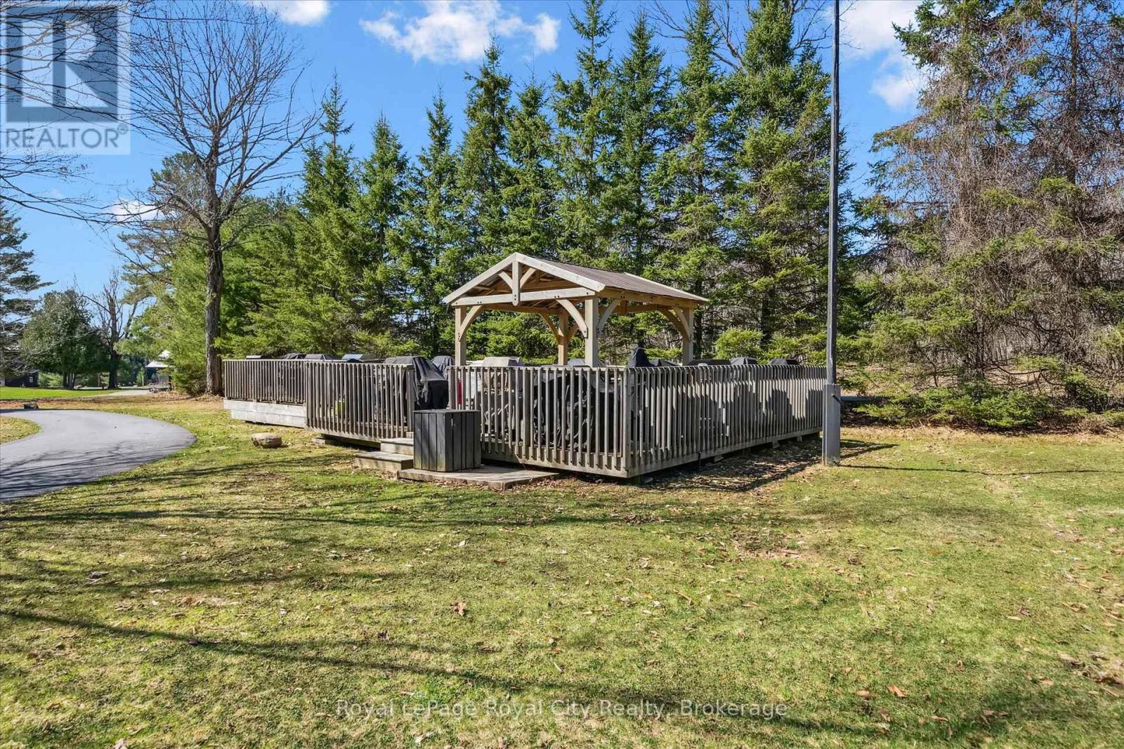 202 & 206 - 12 Bigwin Island, Lake Of Bays, Ontario  P0B 1A0 - Photo 37 - X12443406