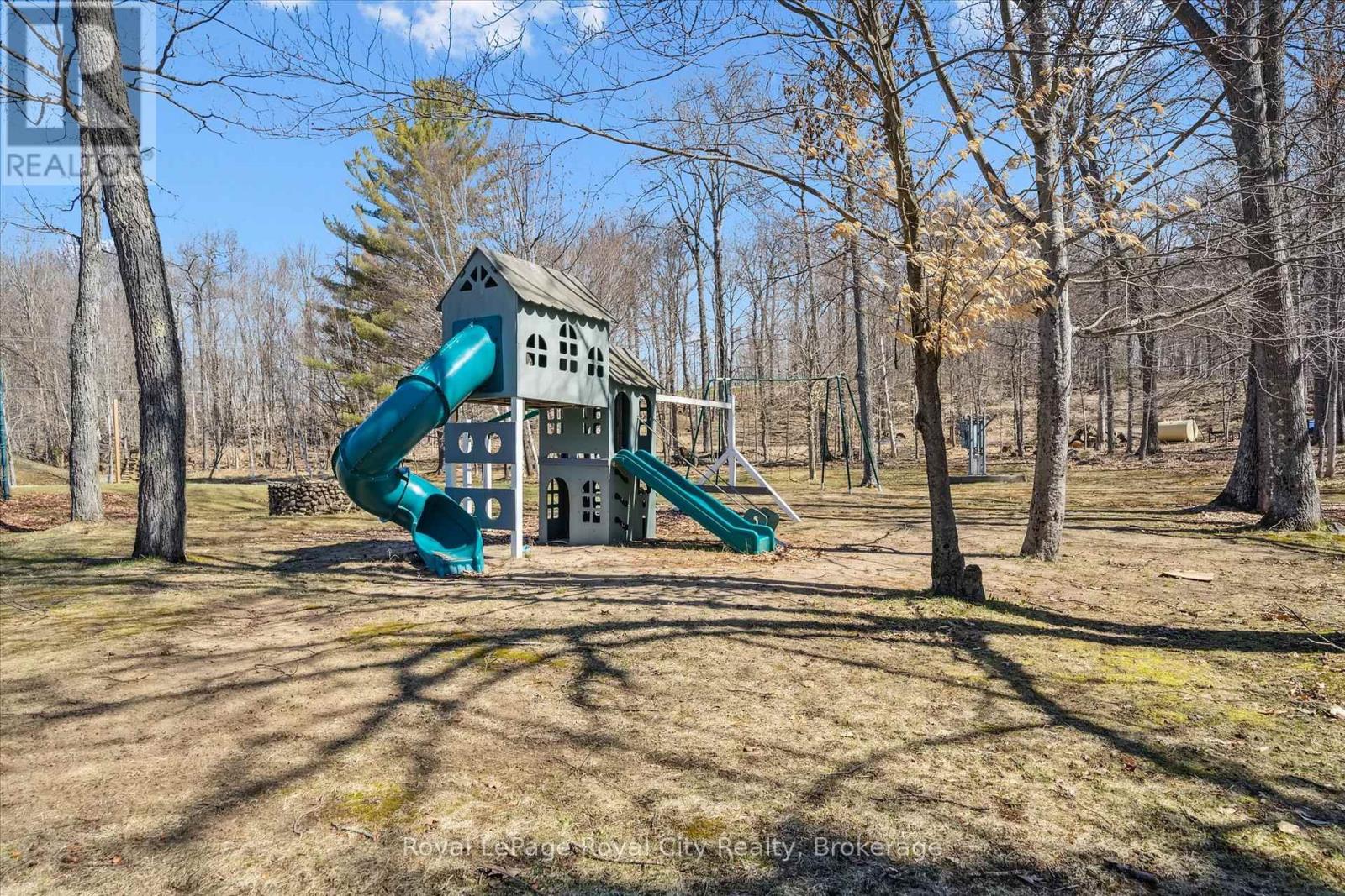 202 & 206 - 12 Bigwin Island, Lake Of Bays, Ontario  P0B 1A0 - Photo 39 - X12443406