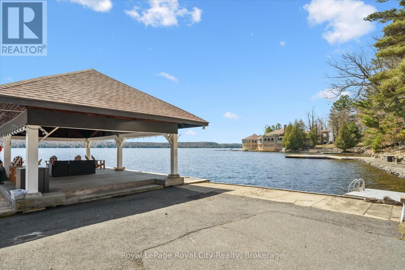 202 & 206 - 12 Bigwin Island, Lake Of Bays, Ontario  P0B 1A0 - Photo 40 - X12443406