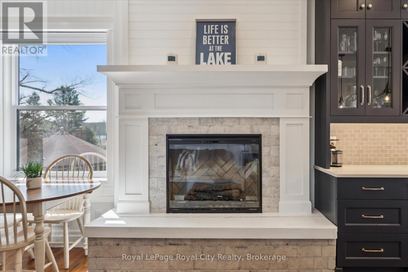 202 & 206 - 12 Bigwin Island, Lake Of Bays, Ontario  P0B 1A0 - Photo 5 - X12443406