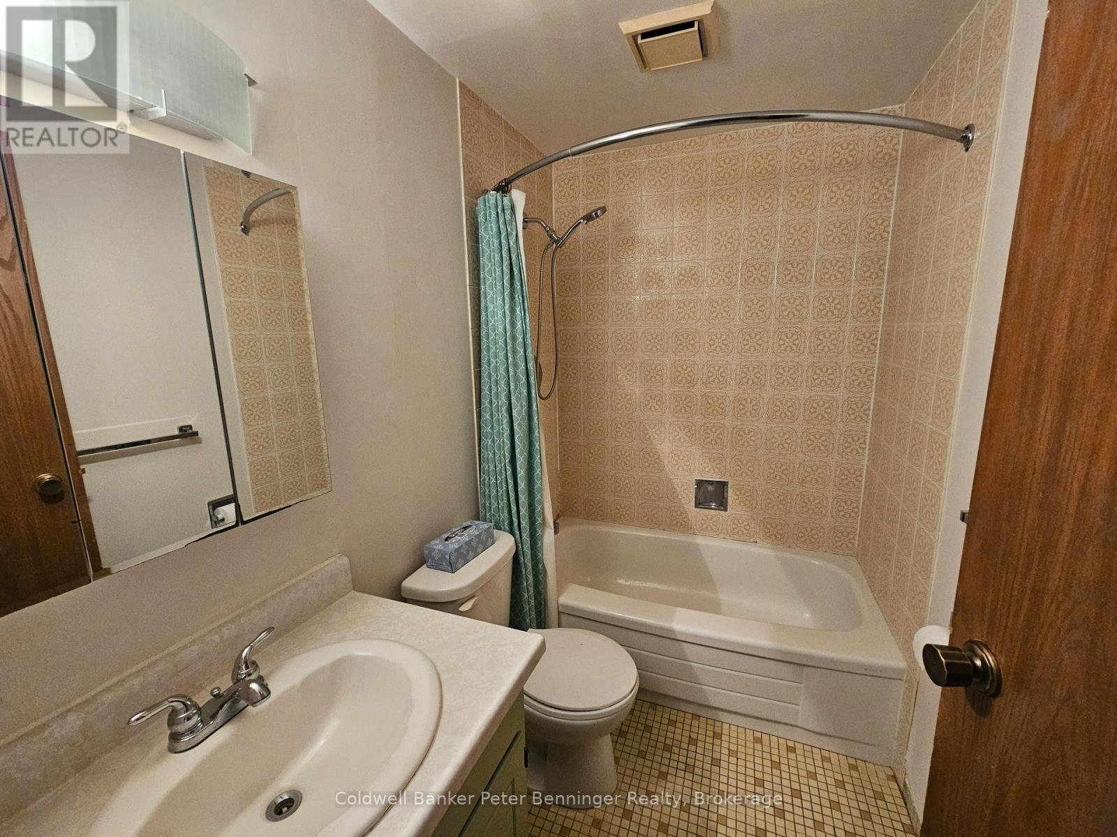 102 - 4 Avalon Place, Kitchener, Ontario  N2M 4N6 - Photo 21 - X12443420