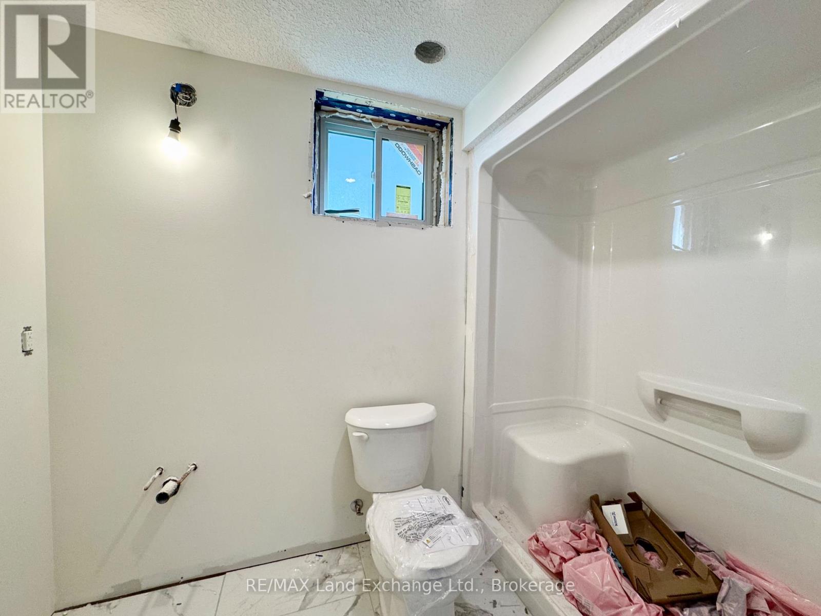 448 Burnside Street, Saugeen Shores, Ontario  N0H 2C3 - Photo 10 - X12443427