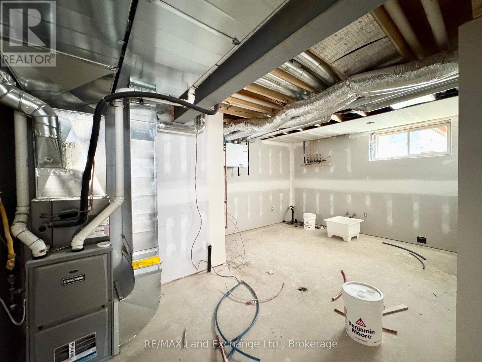 448 Burnside Street, Saugeen Shores, Ontario  N0H 2C3 - Photo 12 - X12443427