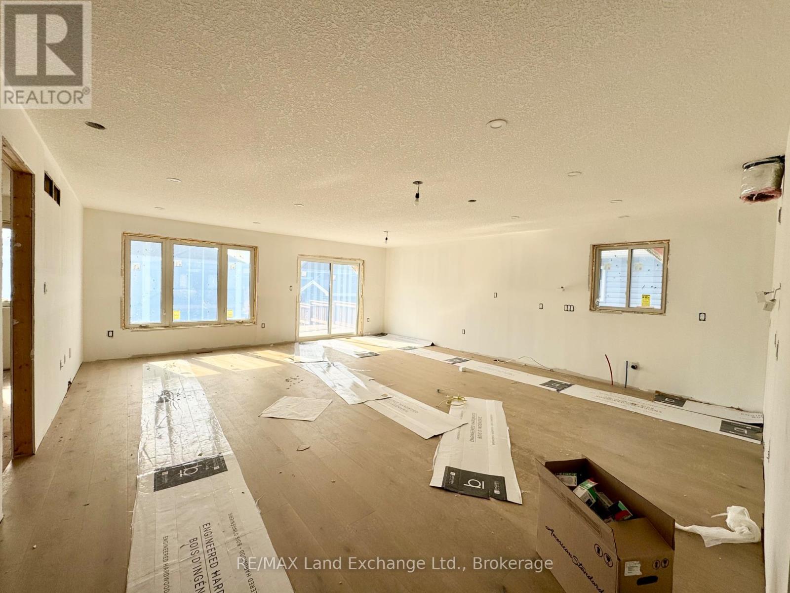 448 Burnside Street, Saugeen Shores, Ontario  N0H 2C3 - Photo 2 - X12443427