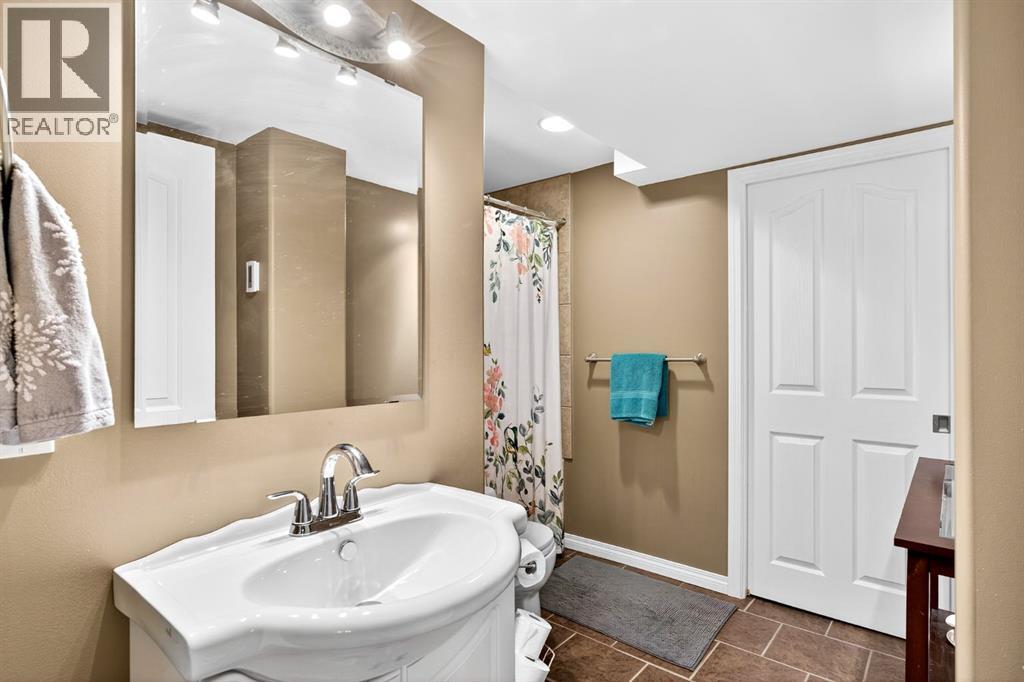 118 Coopers Close Sw, Airdrie, Alberta  T4B 2X2 - Photo 36 - A2258549