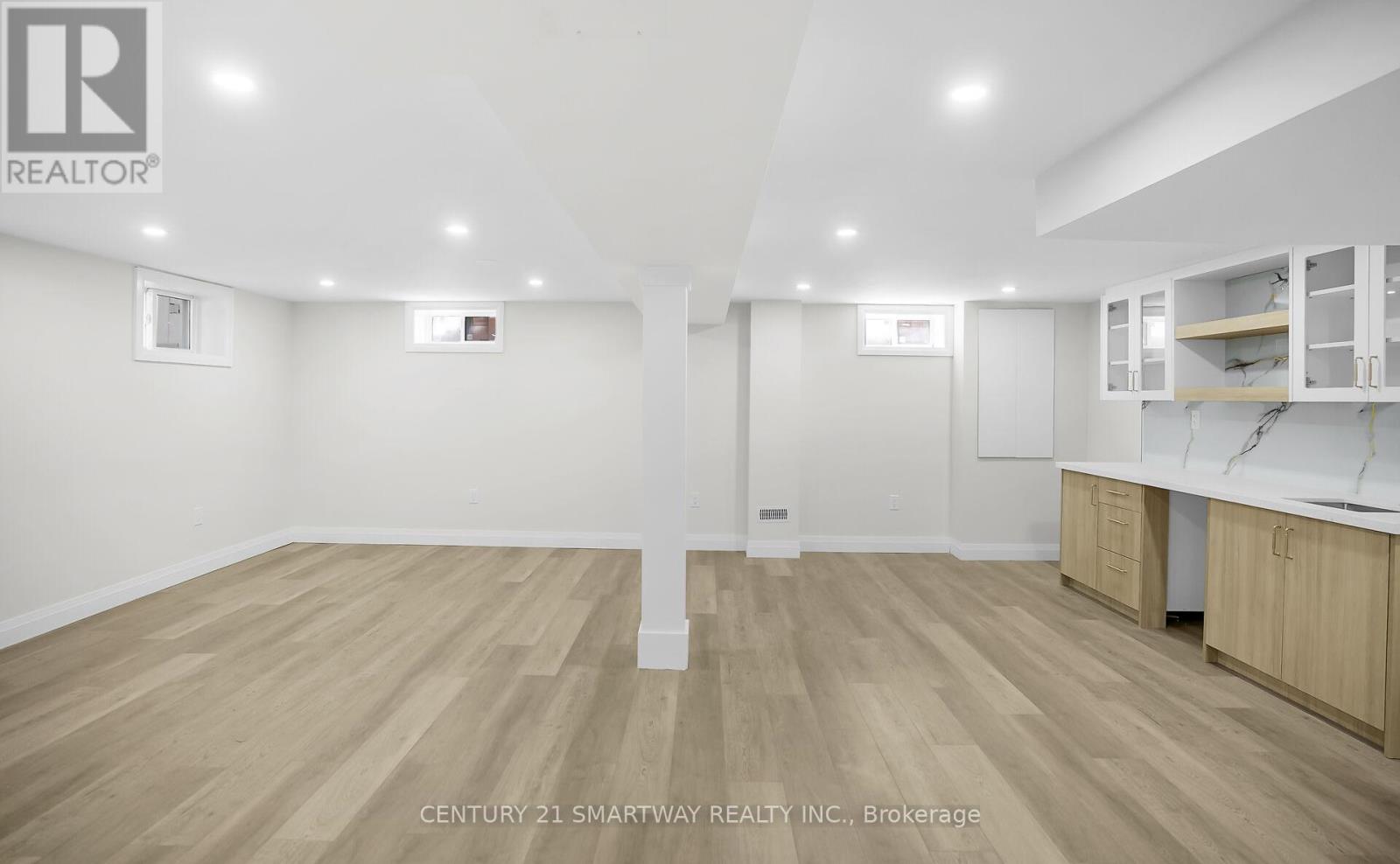 Photo 29 of 45 for 633 Donegal Drive