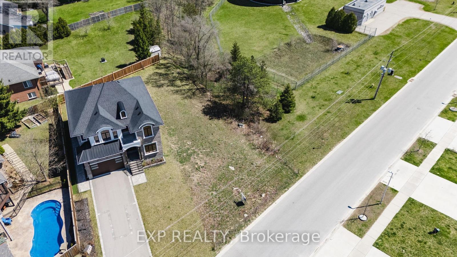 187 Queen Street, Middlesex Centre, Ontario  N0L 1R0 - Photo 5 - X12443453