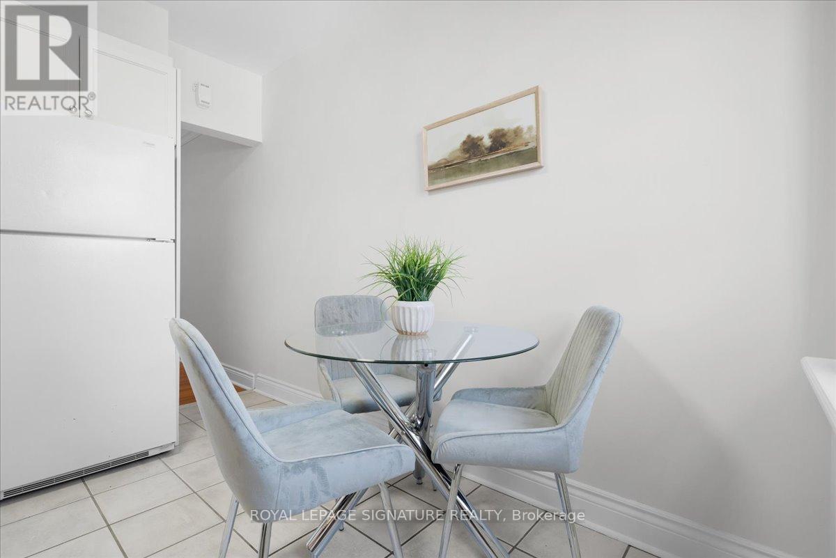 42 Manchester Avenue, Toronto, Ontario  M6G 1V3 - Photo 17 - W12422602