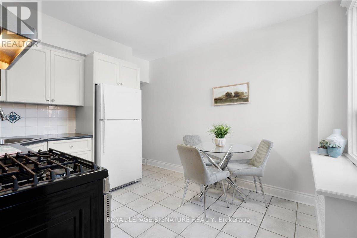 42 Manchester Avenue, Toronto, Ontario  M6G 1V3 - Photo 16 - W12422602