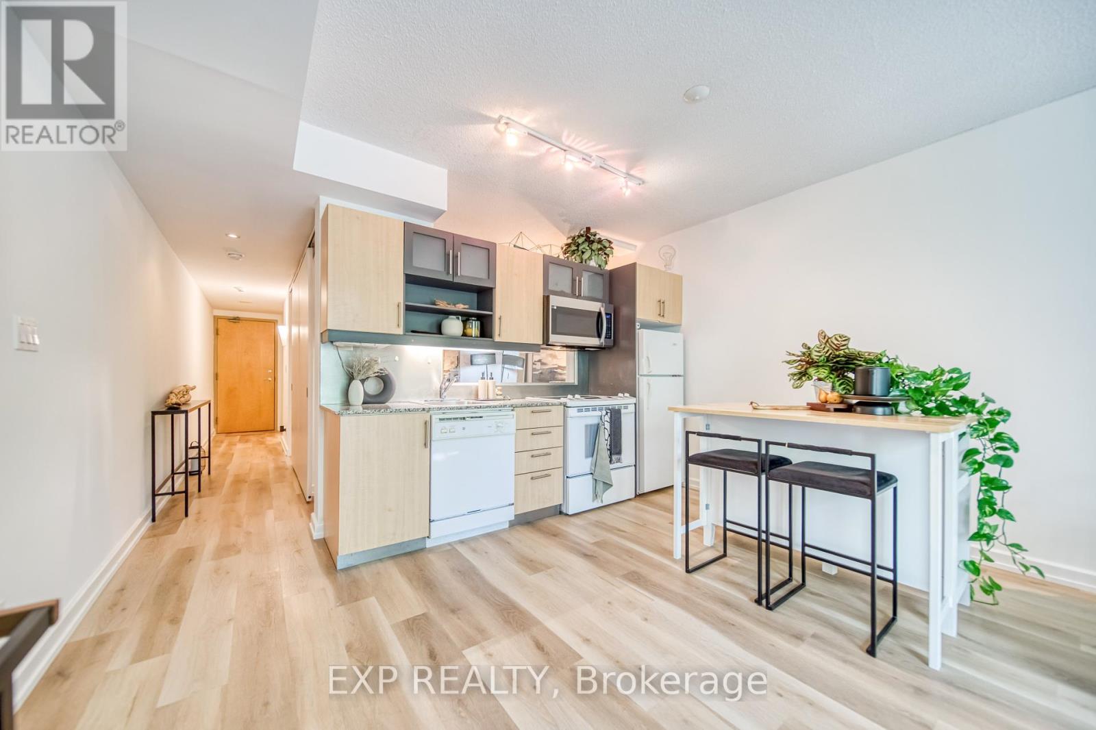 M10 - 350 Wellington Street W, Toronto (Waterfront Communities), Ontario  M5V 3W9 - Photo 8 - C12443280