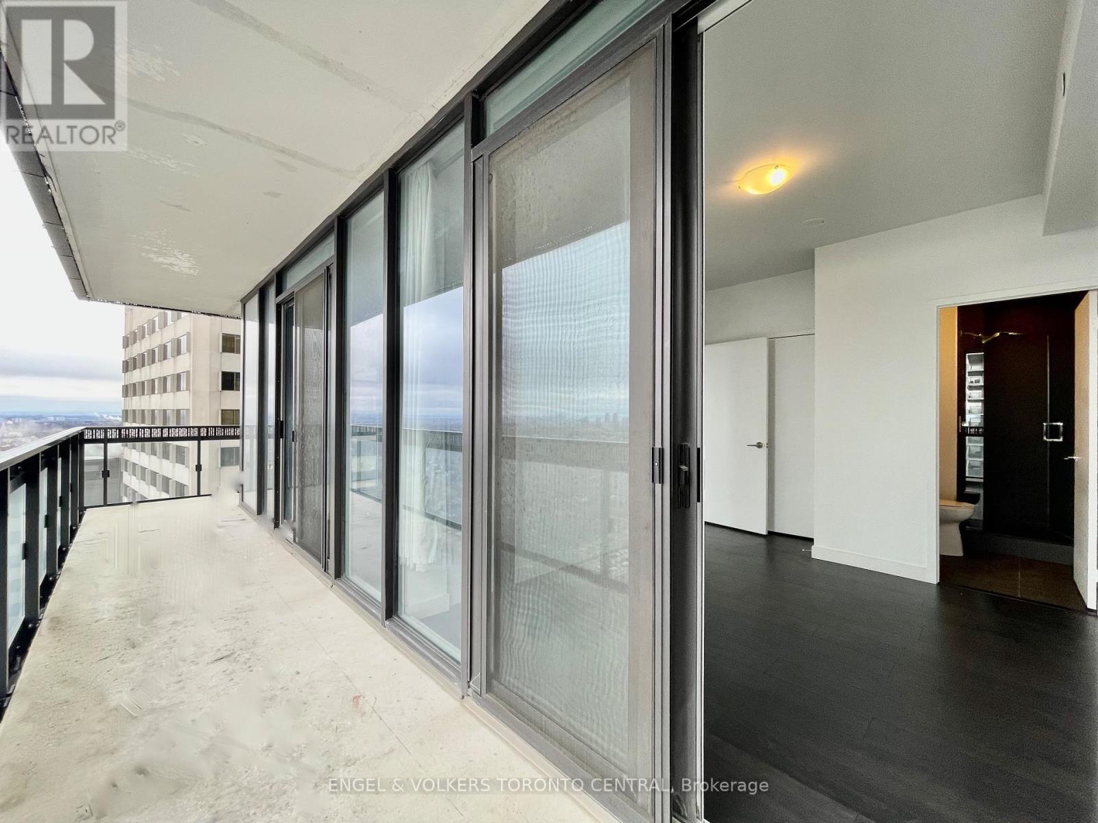 3002 - 8 Eglinton Avenue E, Toronto (Mount Pleasant West), Ontario  M4P 1A6 - Photo 14 - C12443307