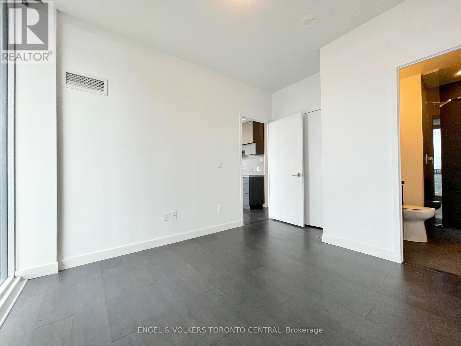 3002 - 8 Eglinton Avenue E, Toronto (Mount Pleasant West), Ontario  M4P 1A6 - Photo 9 - C12443307
