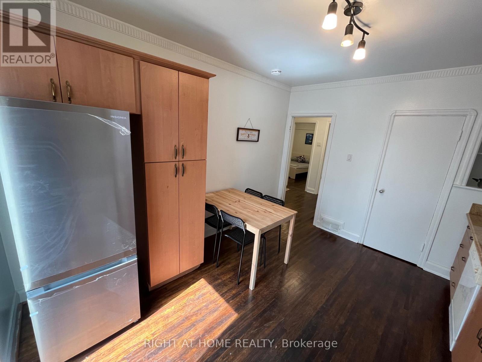 547 Douglas Avenue, Toronto, Ontario  M5M 1H7 - Photo 10 - C12443308