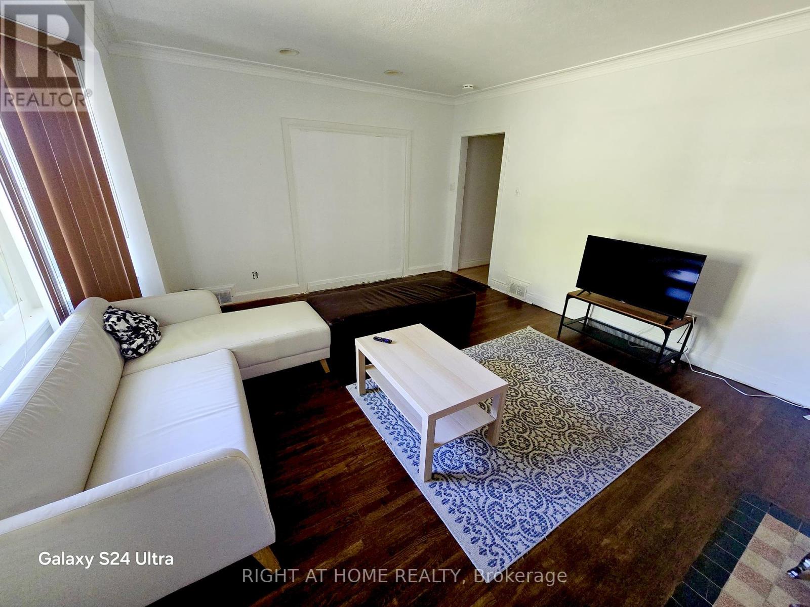 547 Douglas Avenue, Toronto, Ontario  M5M 1H7 - Photo 5 - C12443308