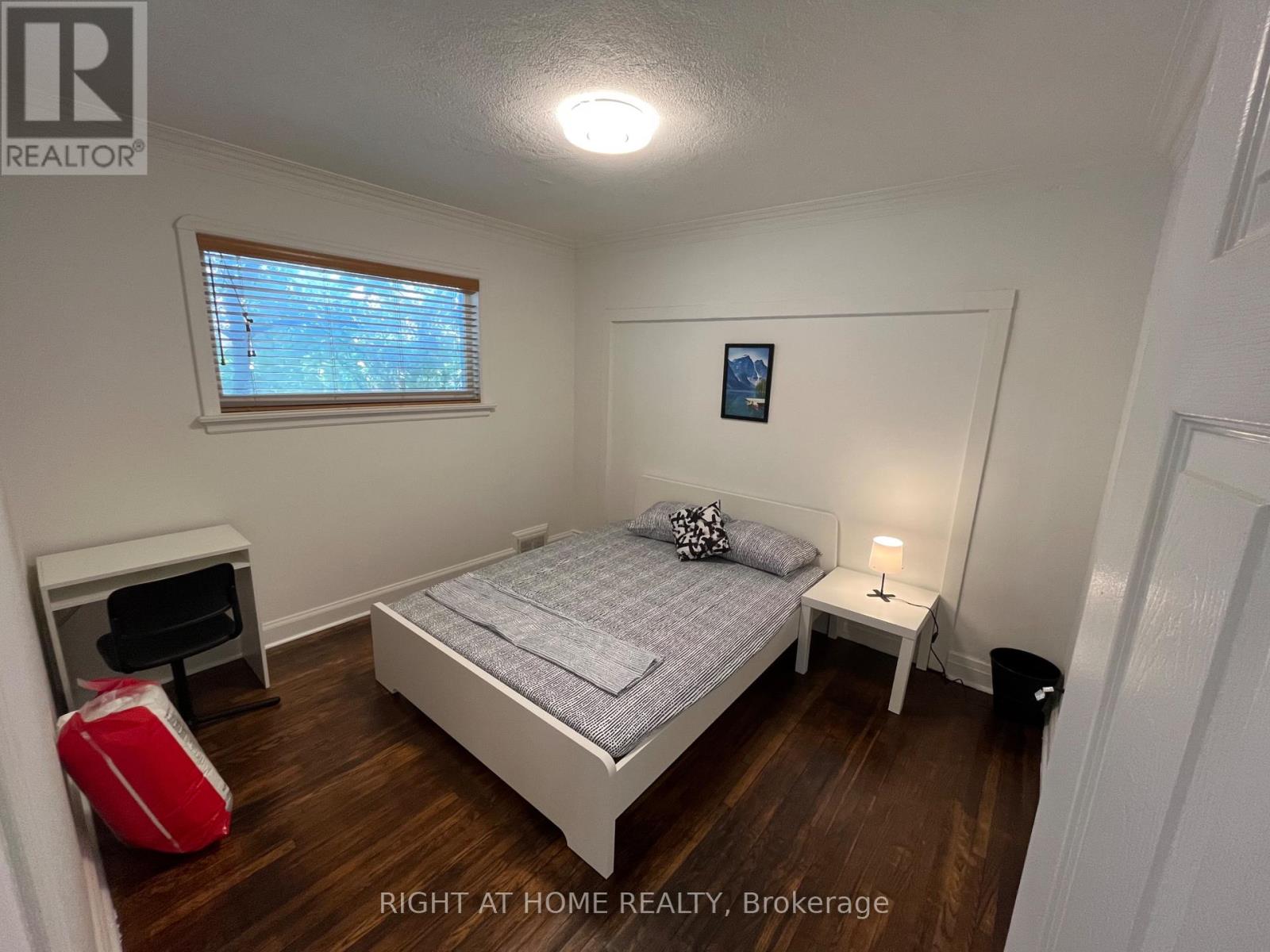 547 Douglas Avenue, Toronto, Ontario  M5M 1H7 - Photo 9 - C12443308
