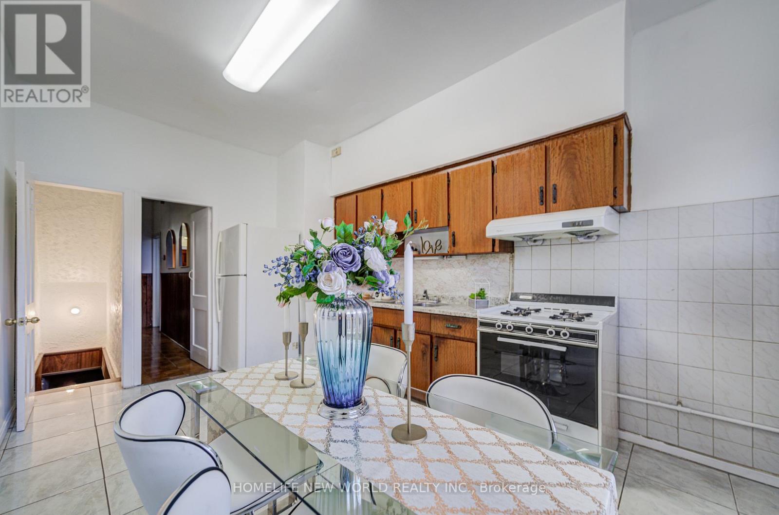 726 Adelaide Street W, Toronto (Niagara), Ontario  M6J 1B1 - Photo 14 - C12443354