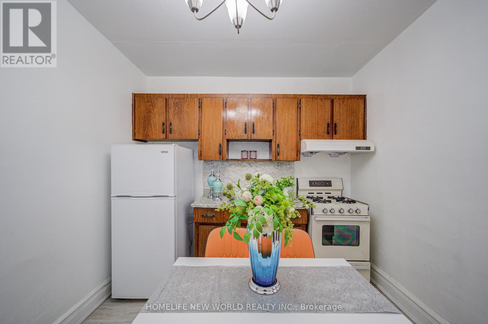 726 Adelaide Street W, Toronto (Niagara), Ontario  M6J 1B1 - Photo 28 - C12443354