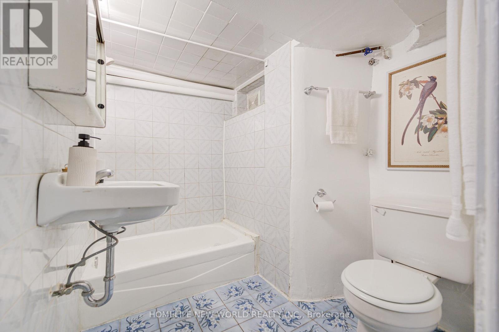 726 Adelaide Street W, Toronto (Niagara), Ontario  M6J 1B1 - Photo 39 - C12443354