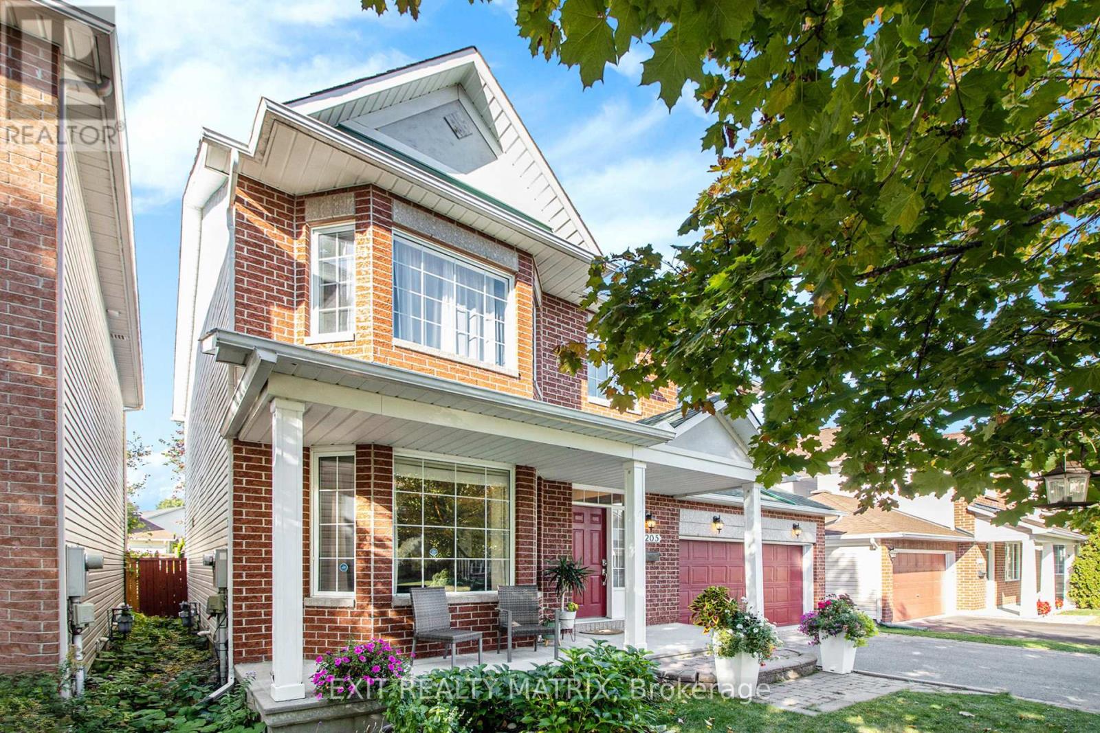2205 Blue Willow Crescent, Ottawa, Ontario  K1W 1K6 - Photo 3 - X12443410
