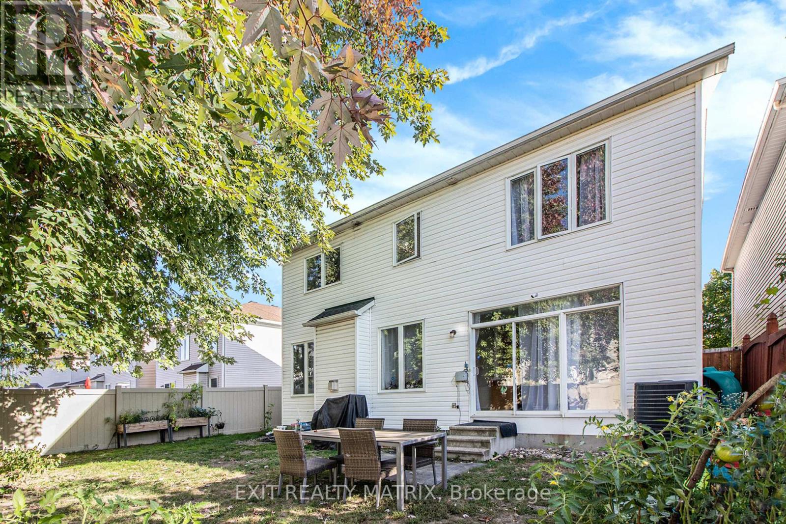 2205 Blue Willow Crescent, Ottawa, Ontario  K1W 1K6 - Photo 49 - X12443410