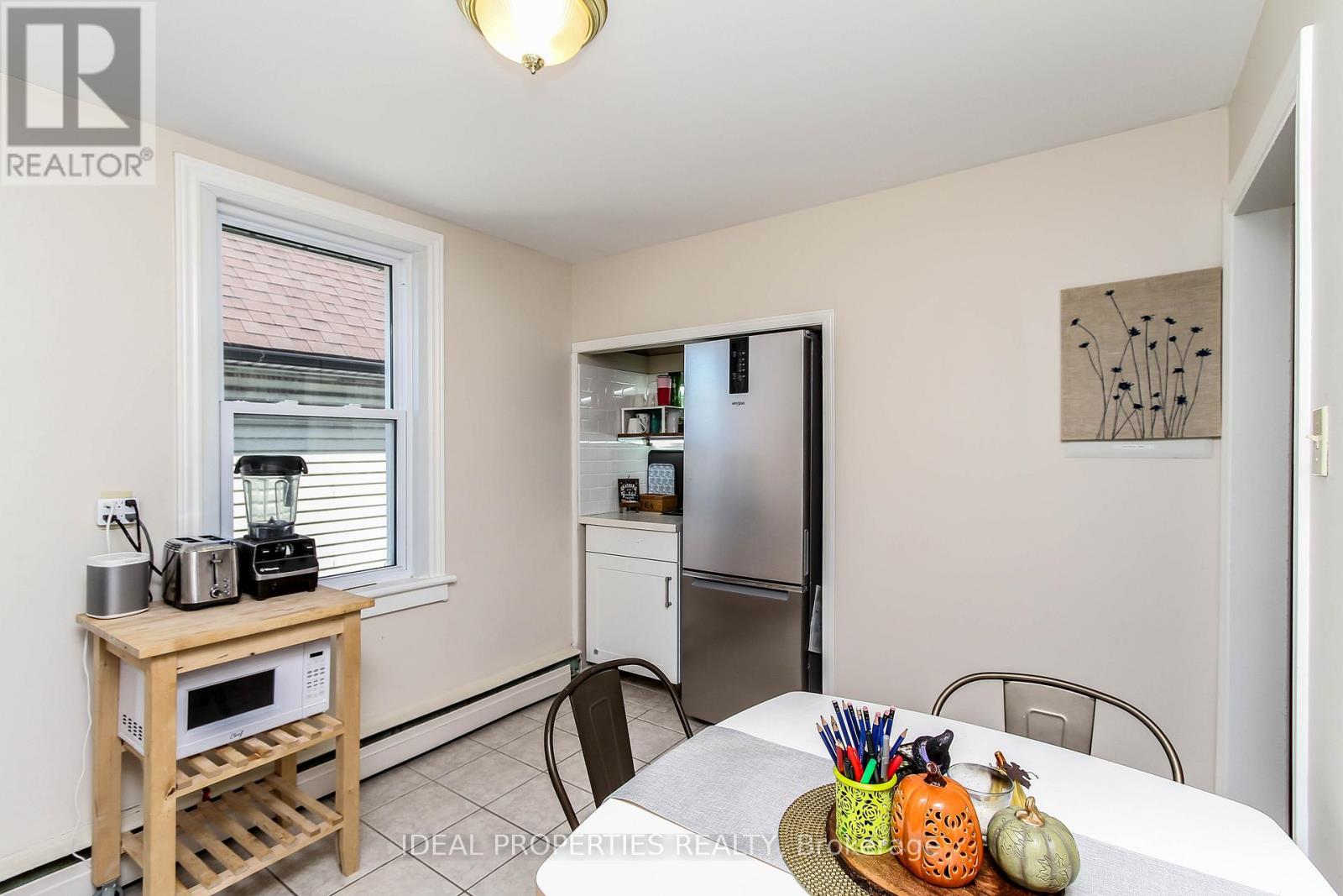2 - 185 Louisa Street, Ottawa, Ontario  K1R 6Y9 - Photo 12 - X12443458