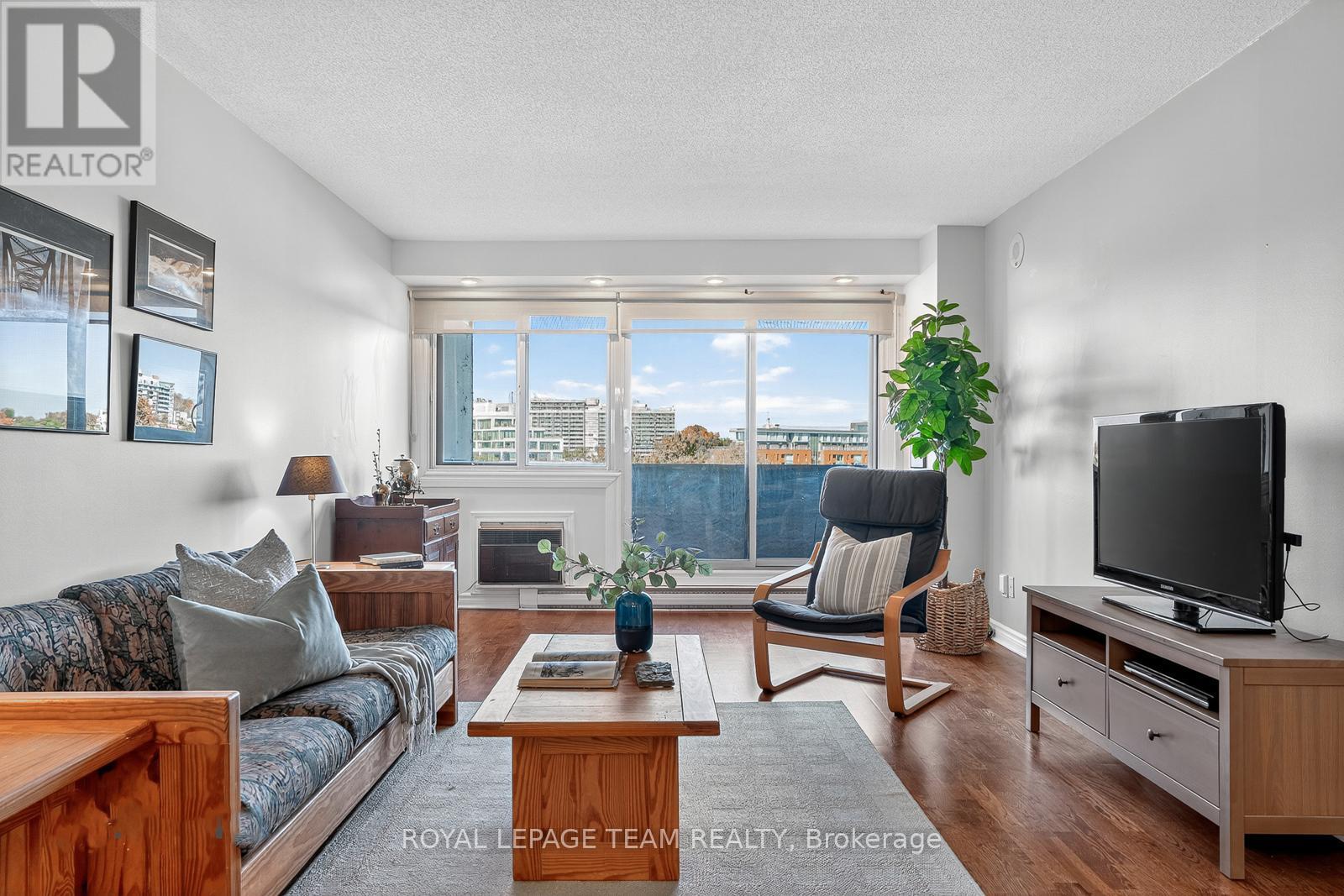 702 - 40 Landry Street, Ottawa, Ontario  K1L 8K4 - Photo 5 - X12443471