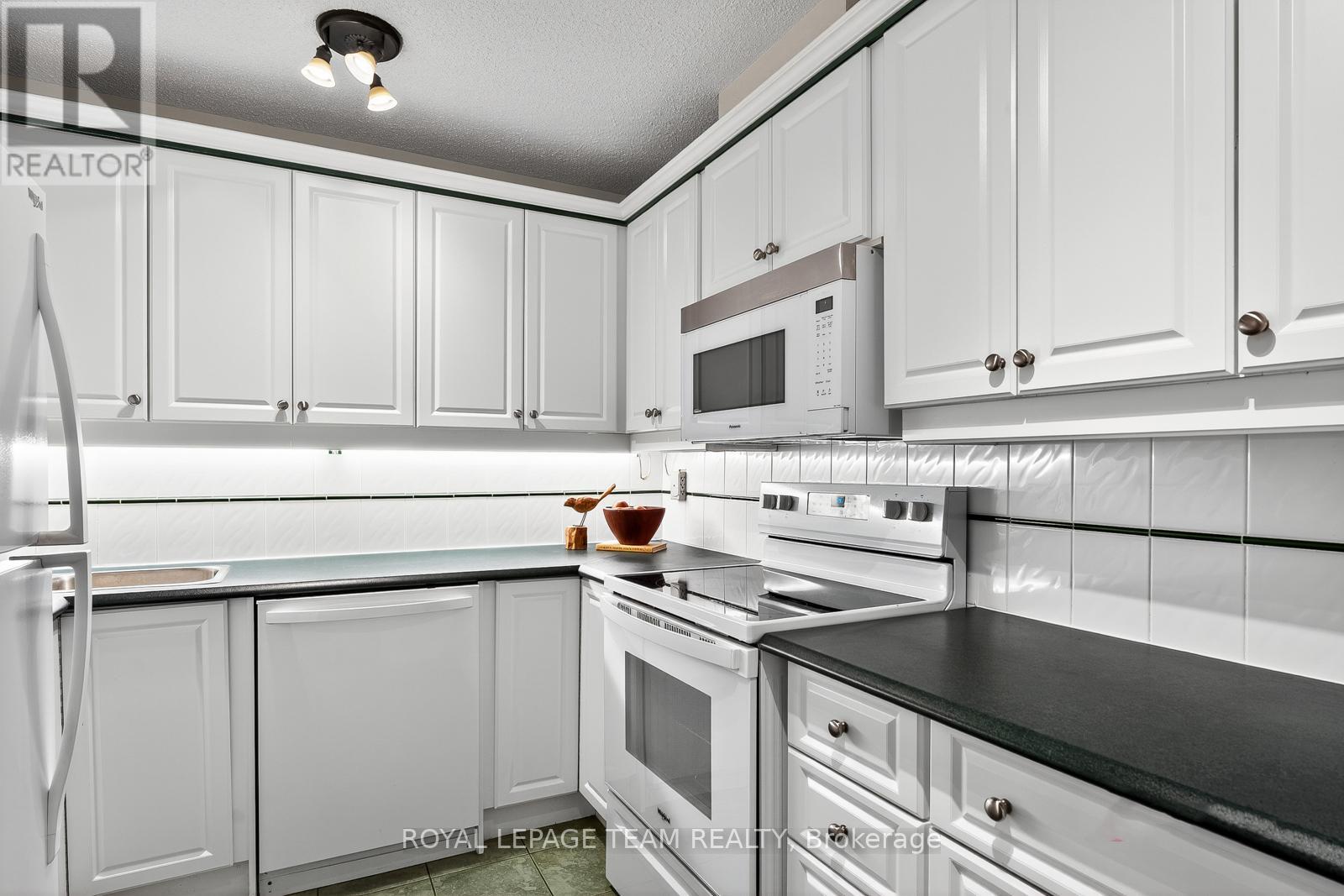 702 - 40 Landry Street, Ottawa, Ontario  K1L 8K4 - Photo 9 - X12443471