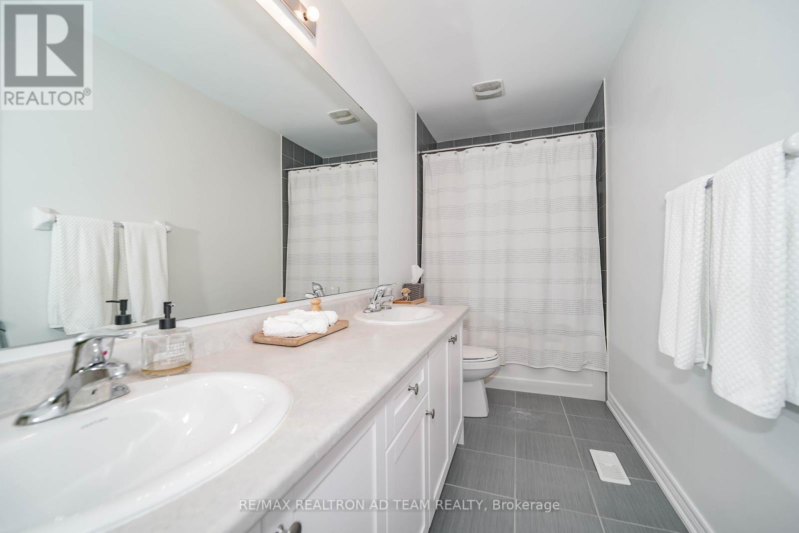 1109 Baltic Lane, Pickering, Ontario  L1X 0G9 - Photo 22 - E12443221