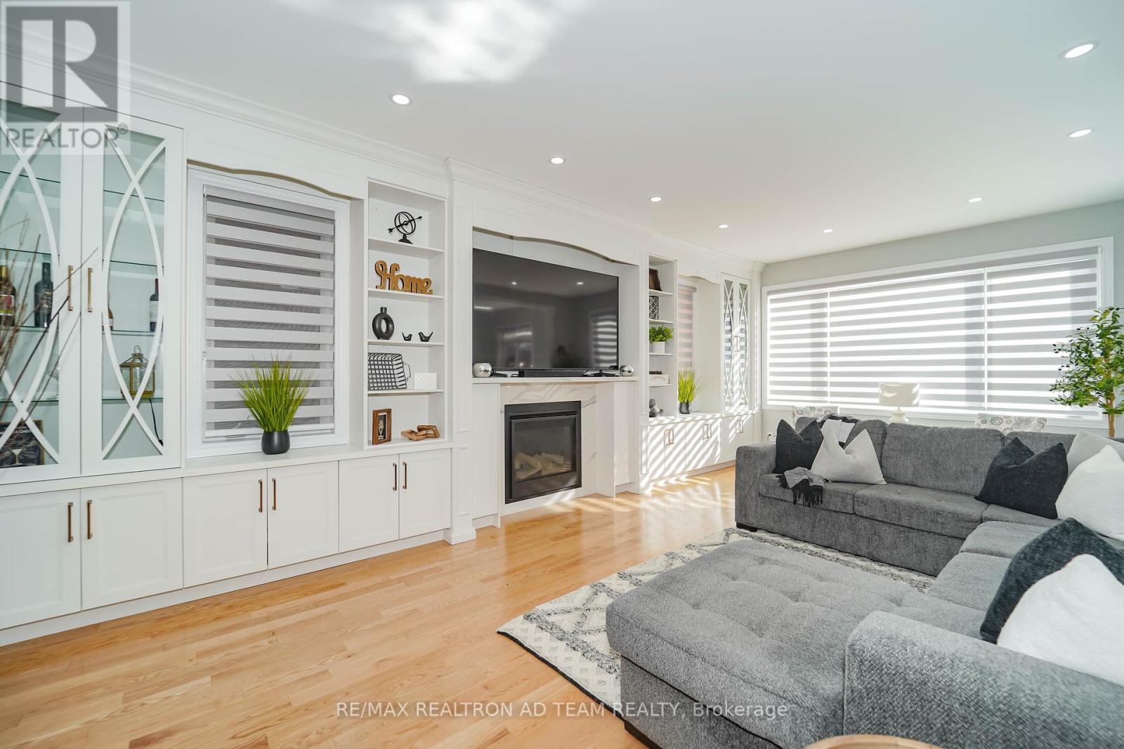 1109 Baltic Lane, Pickering, Ontario  L1X 0G9 - Photo 5 - E12443221