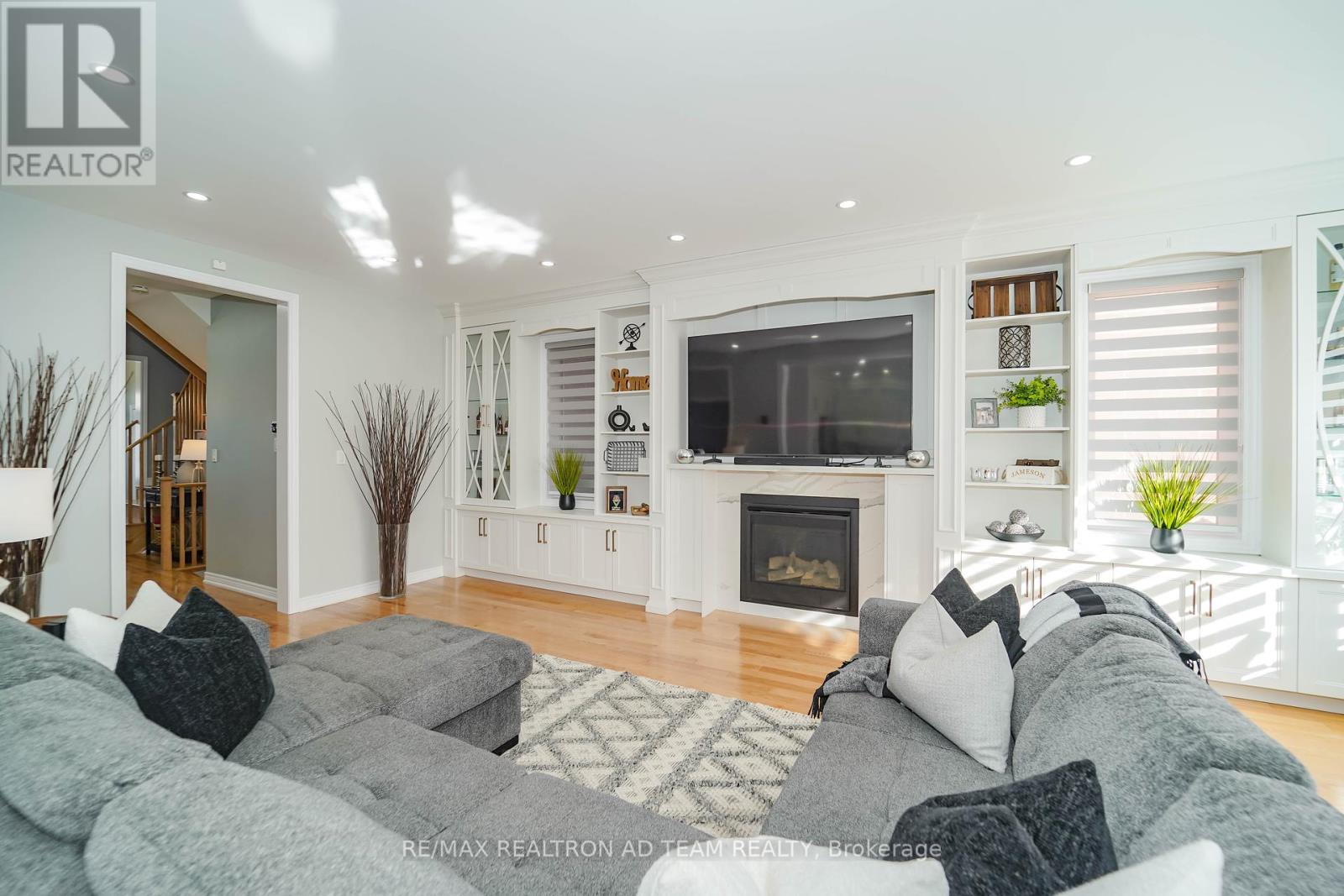 1109 Baltic Lane, Pickering, Ontario  L1X 0G9 - Photo 6 - E12443221
