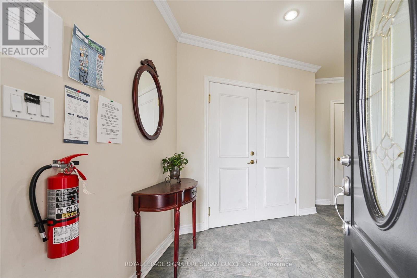 454 Donlands Avenue, Toronto (East York), Ontario  M4J 3S5 - Photo 3 - E12443236