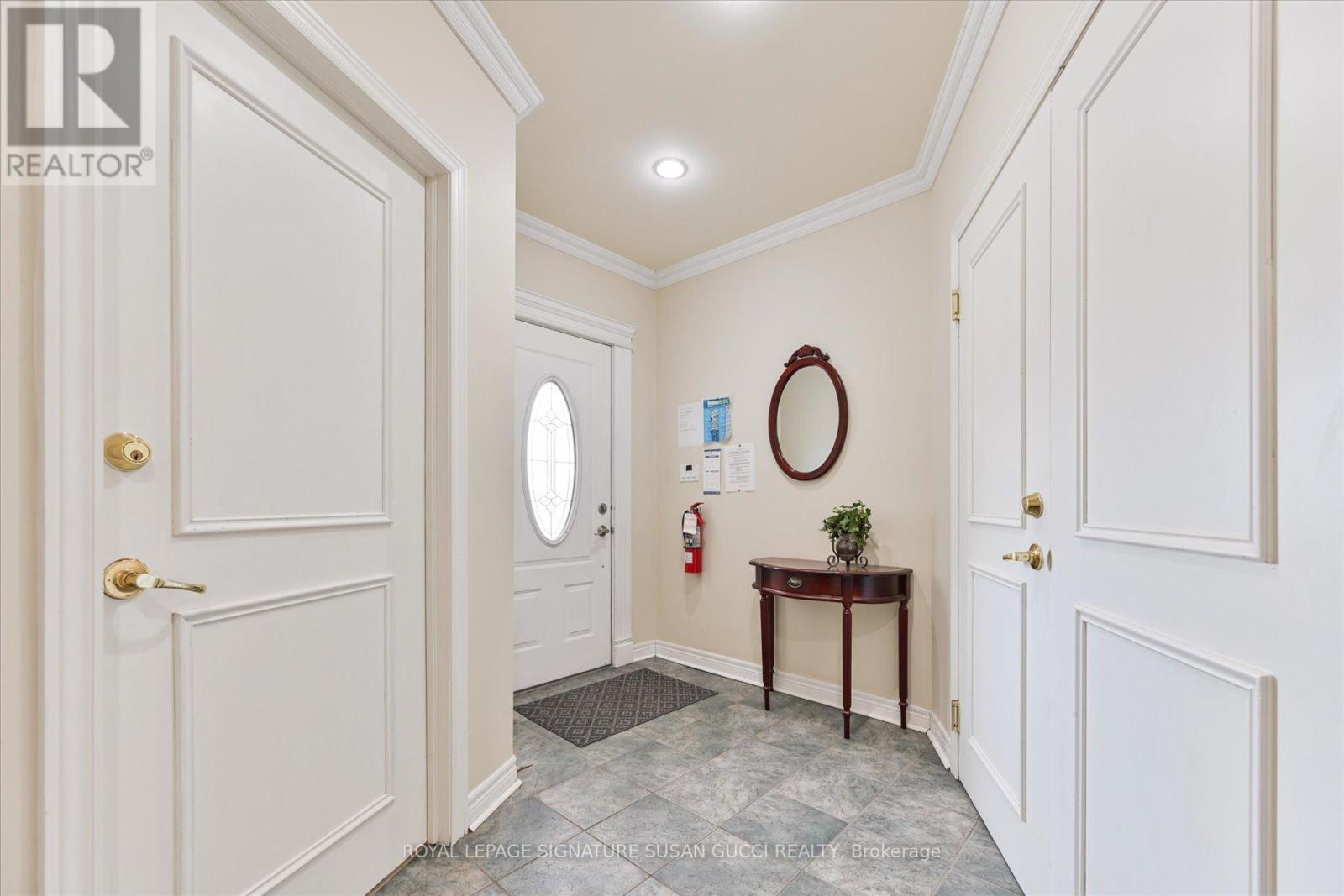 454 Donlands Avenue, Toronto (East York), Ontario  M4J 3S5 - Photo 4 - E12443236