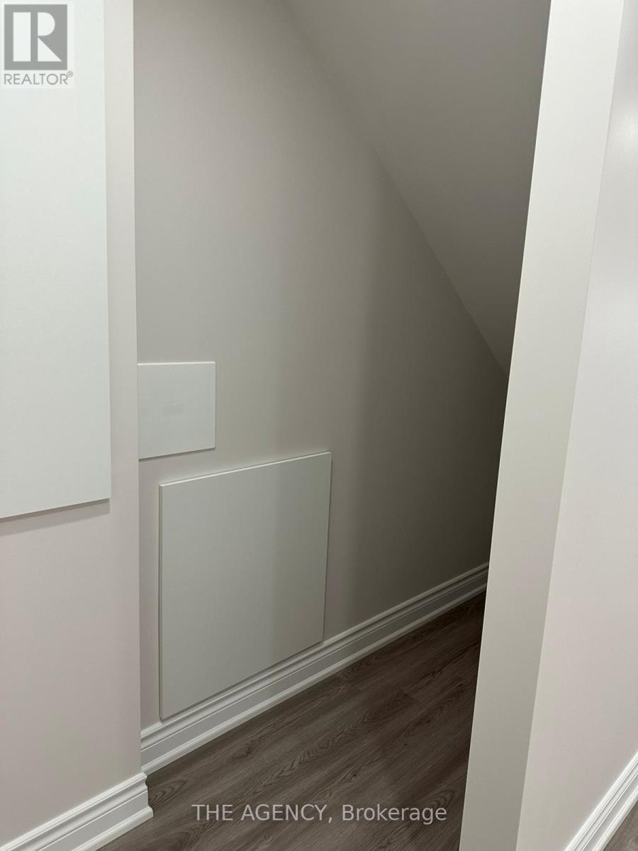 2697 Delphinium Trail, Pickering, Ontario  L1X 0L9 - Photo 8 - E12443303