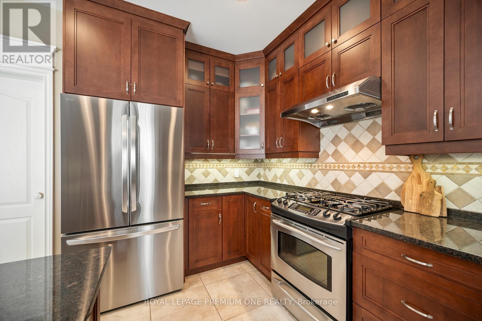 536 Village Parkway, Markham (Unionville), Ontario  L3R 9N5 - Photo 10 - N12443262