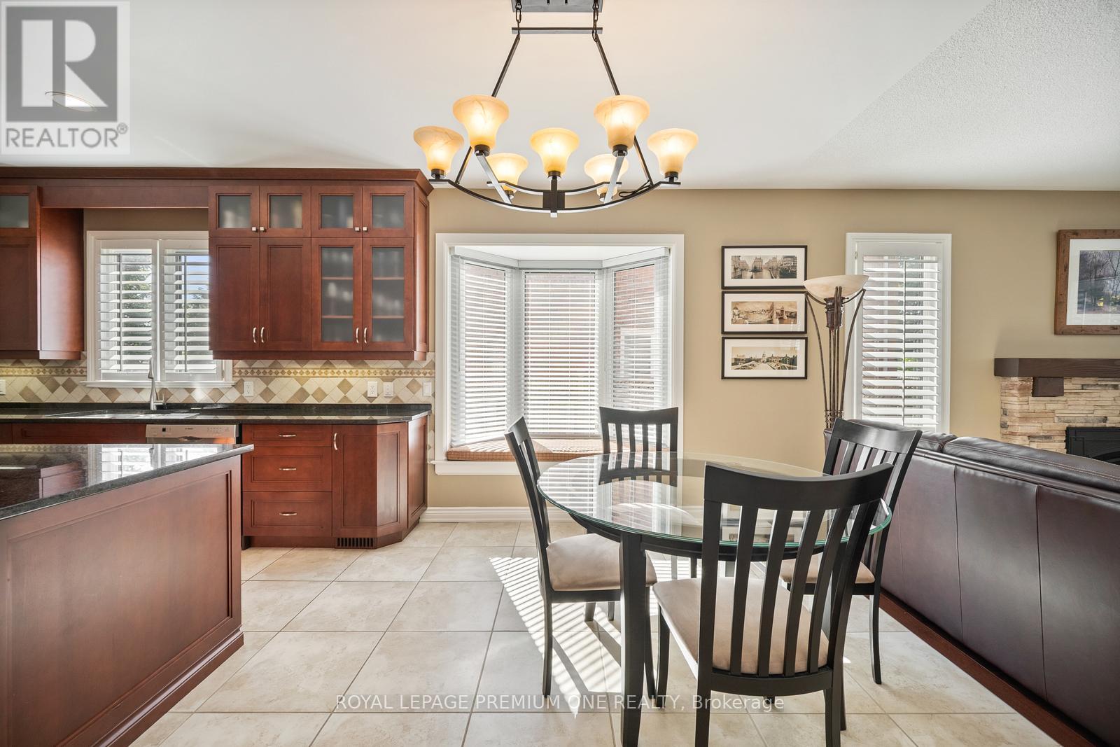 536 Village Parkway, Markham (Unionville), Ontario  L3R 9N5 - Photo 13 - N12443262