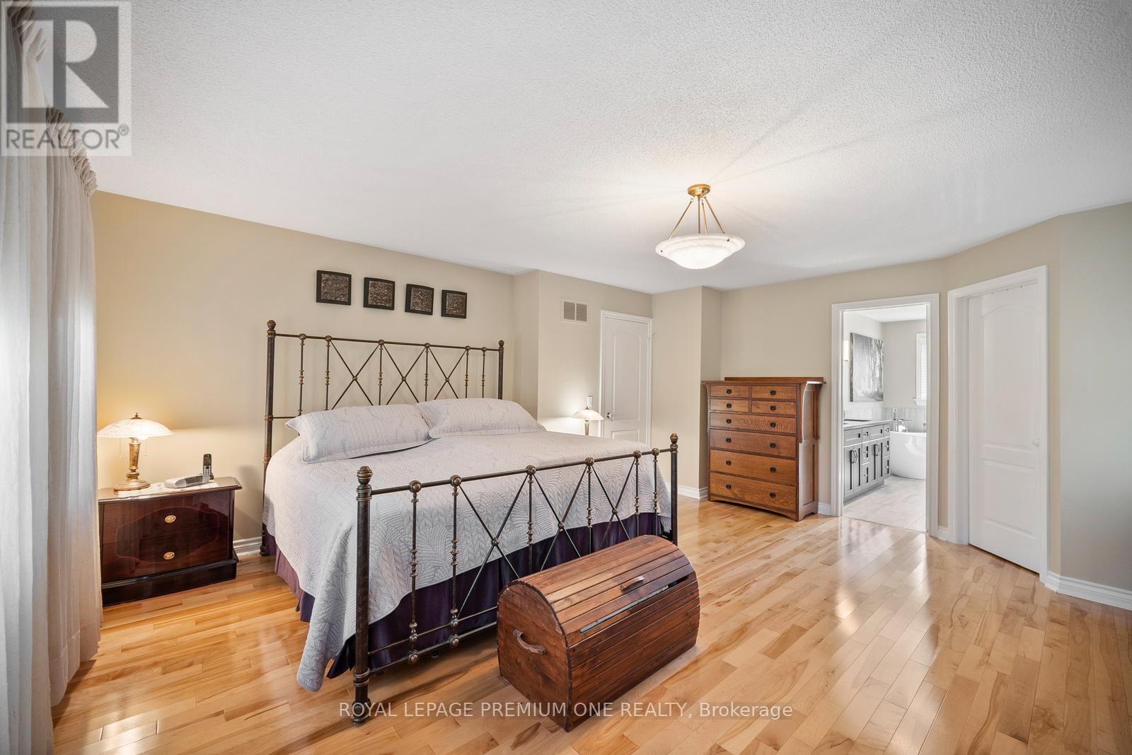 536 Village Parkway, Markham (Unionville), Ontario  L3R 9N5 - Photo 23 - N12443262
