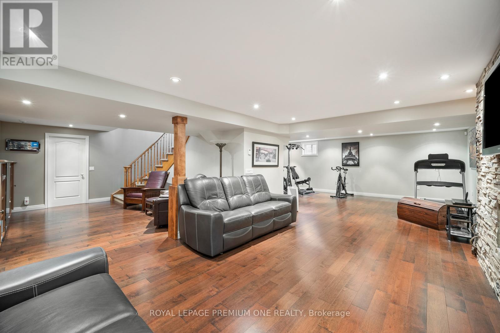536 Village Parkway, Markham (Unionville), Ontario  L3R 9N5 - Photo 33 - N12443262