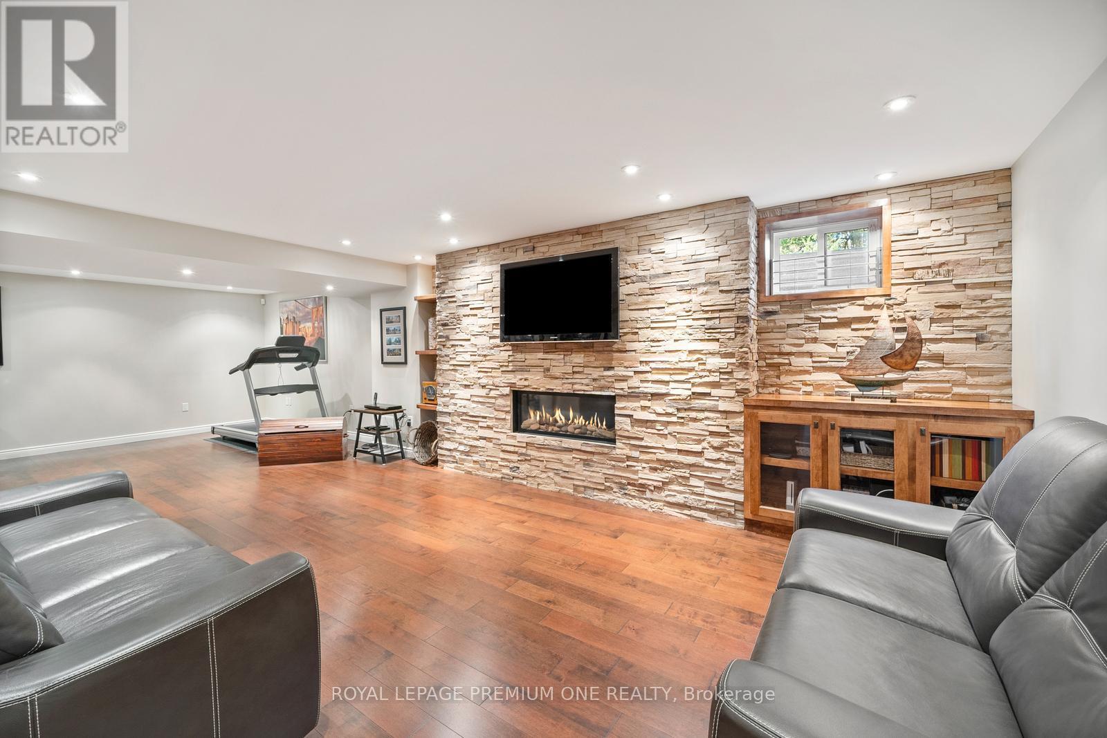 536 Village Parkway, Markham (Unionville), Ontario  L3R 9N5 - Photo 34 - N12443262