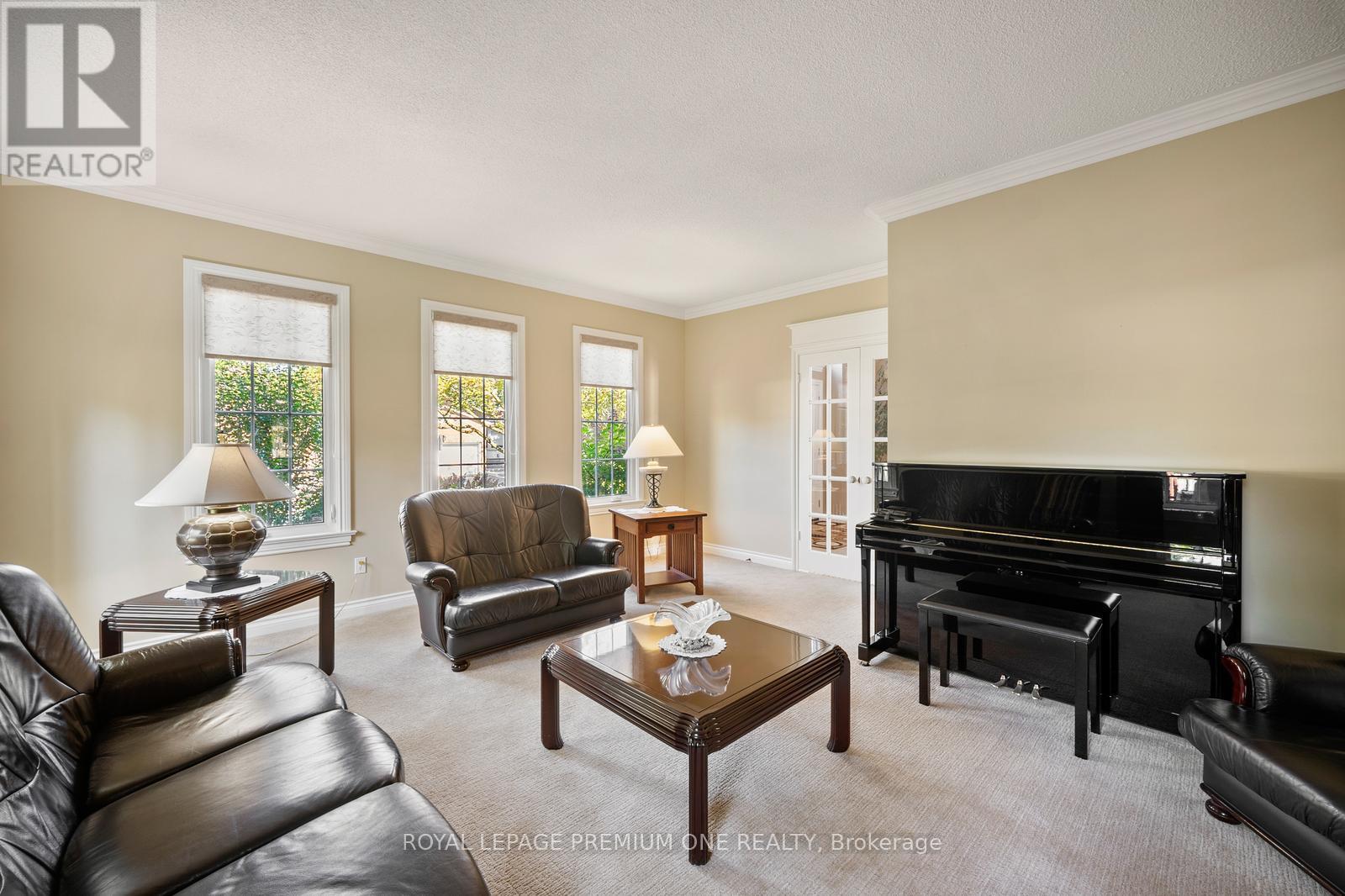 536 Village Parkway, Markham (Unionville), Ontario  L3R 9N5 - Photo 8 - N12443262
