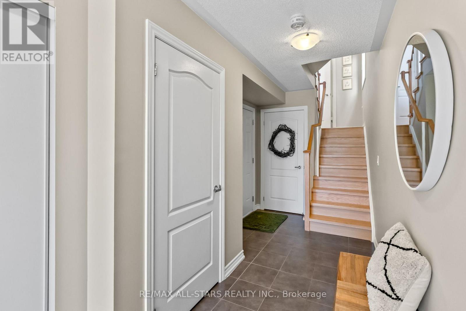 243 Boadway Crescent, Whitchurch-Stouffville, Ontario  L4A 1Y4 - Photo 3 - N12443306