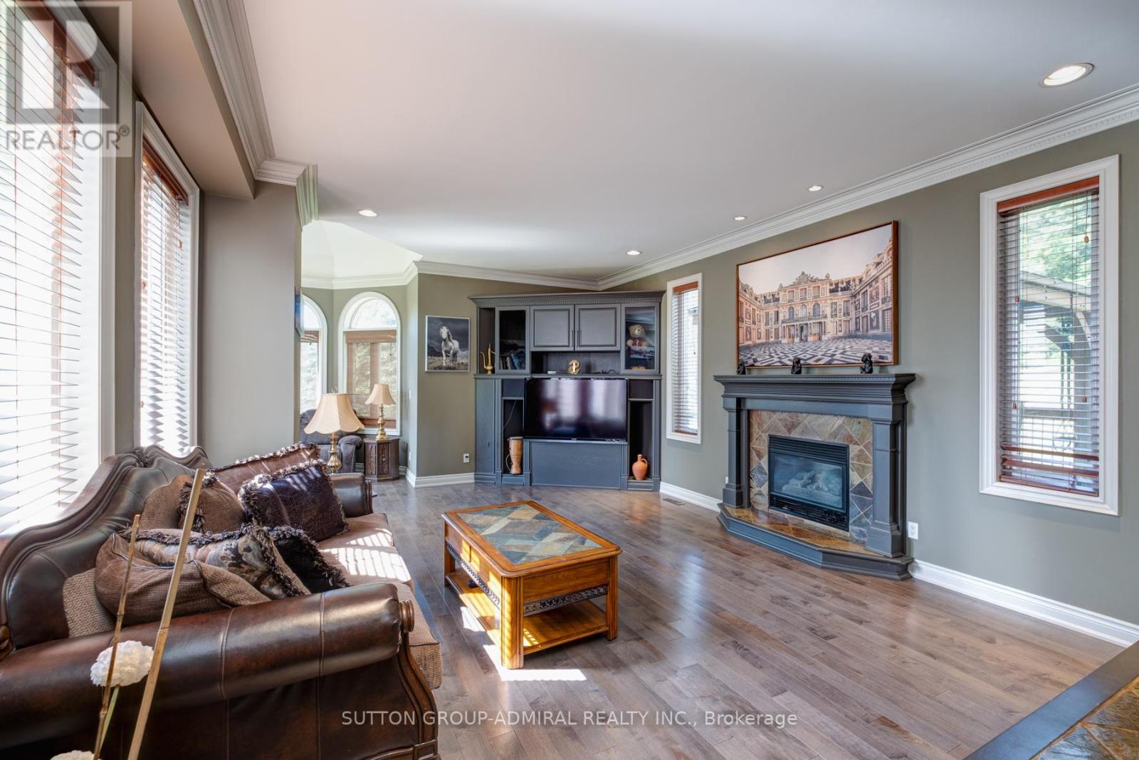 70 Kilkenny Trail, Bradford West Gwillimbury, Ontario  L3Z 3C5 - Photo 13 - N12443349