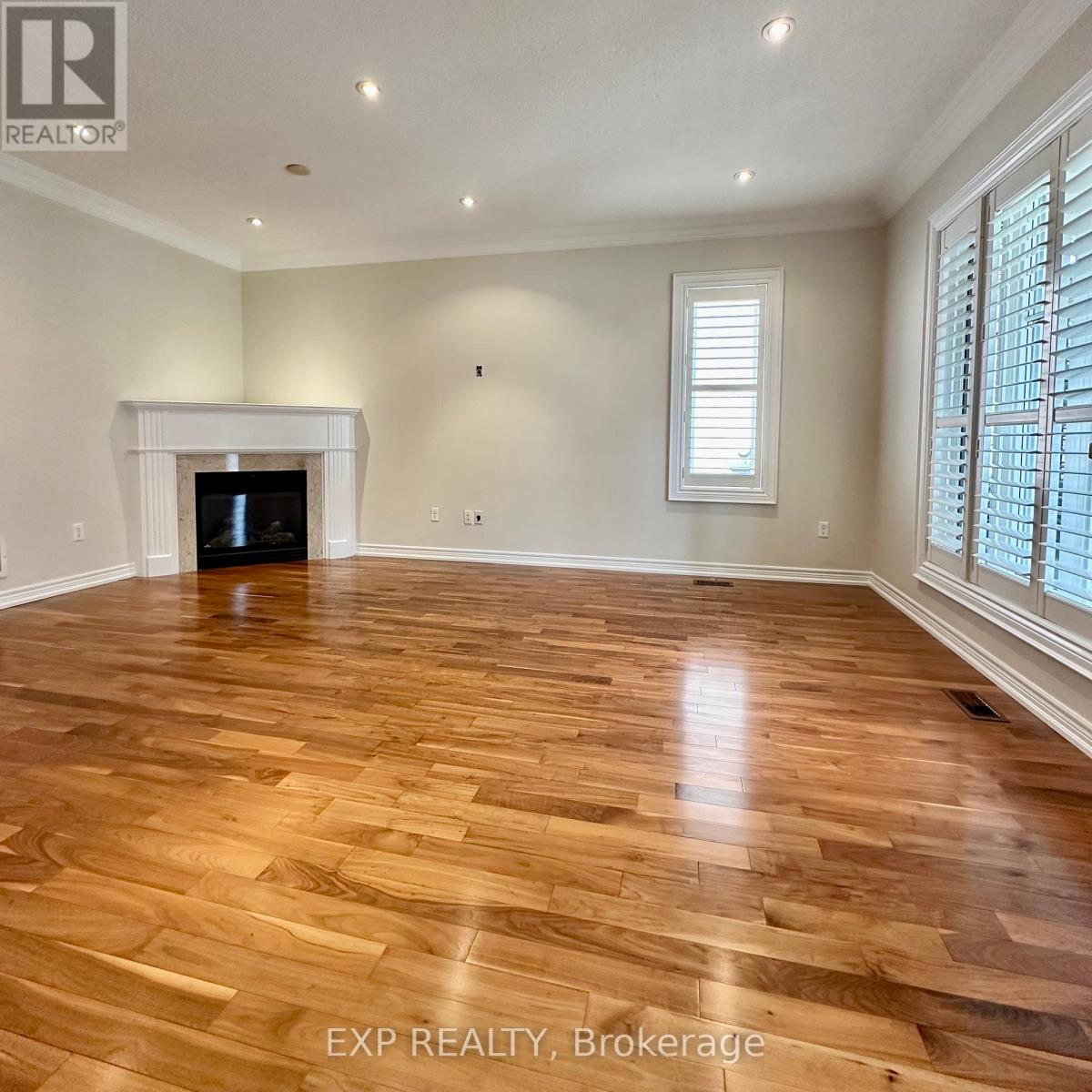 27 Butterwood Lane, Whitchurch-Stouffville (Stouffville), Ontario  L4A 0M7 - Photo 10 - N12443350