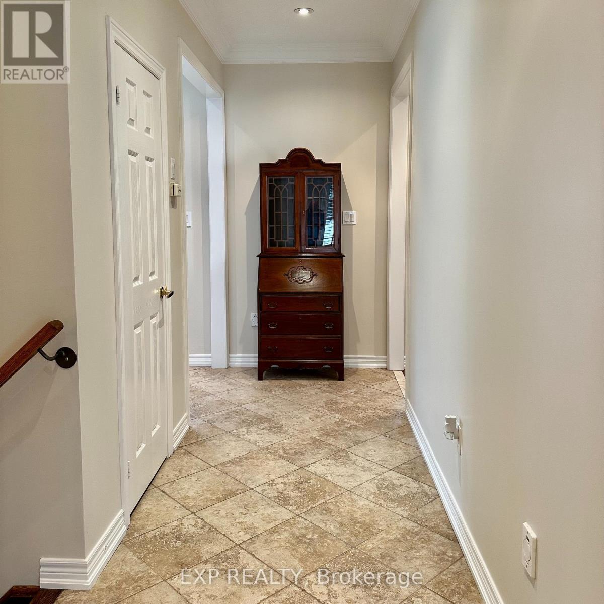 27 Butterwood Lane, Whitchurch-Stouffville (Stouffville), Ontario  L4A 0M7 - Photo 13 - N12443350