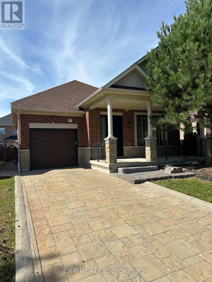 27 Butterwood Lane, Whitchurch-Stouffville (Stouffville), Ontario  L4A 0M7 - Photo 2 - N12443350